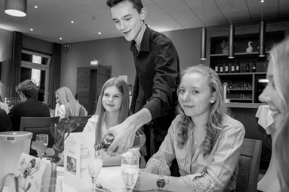 Umgangsformenseminar für Jugendliche in der Heerwiese